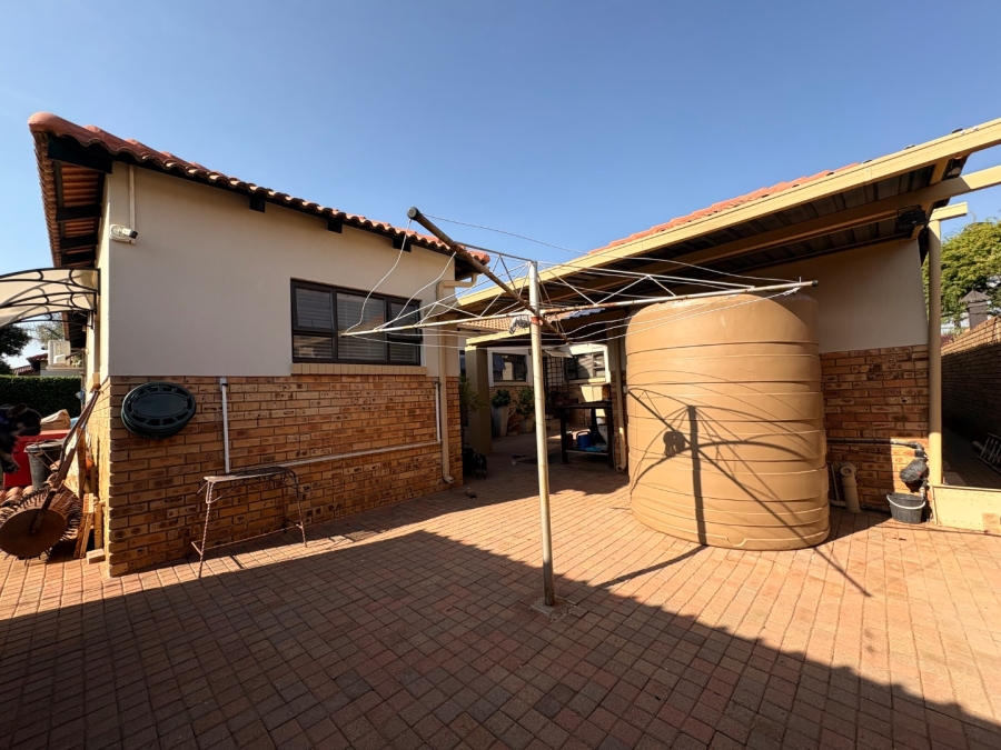 3 Bedroom Property for Sale in Wilkoppies North West